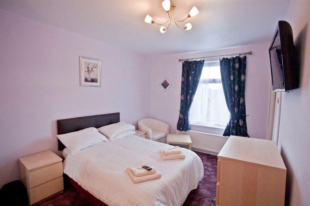 Hawthorn Hotel Radcliffe Екстер'єр фото